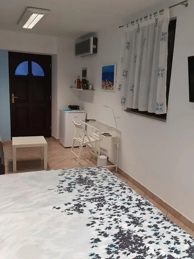L&M Room Пула 3*,  Хорватия